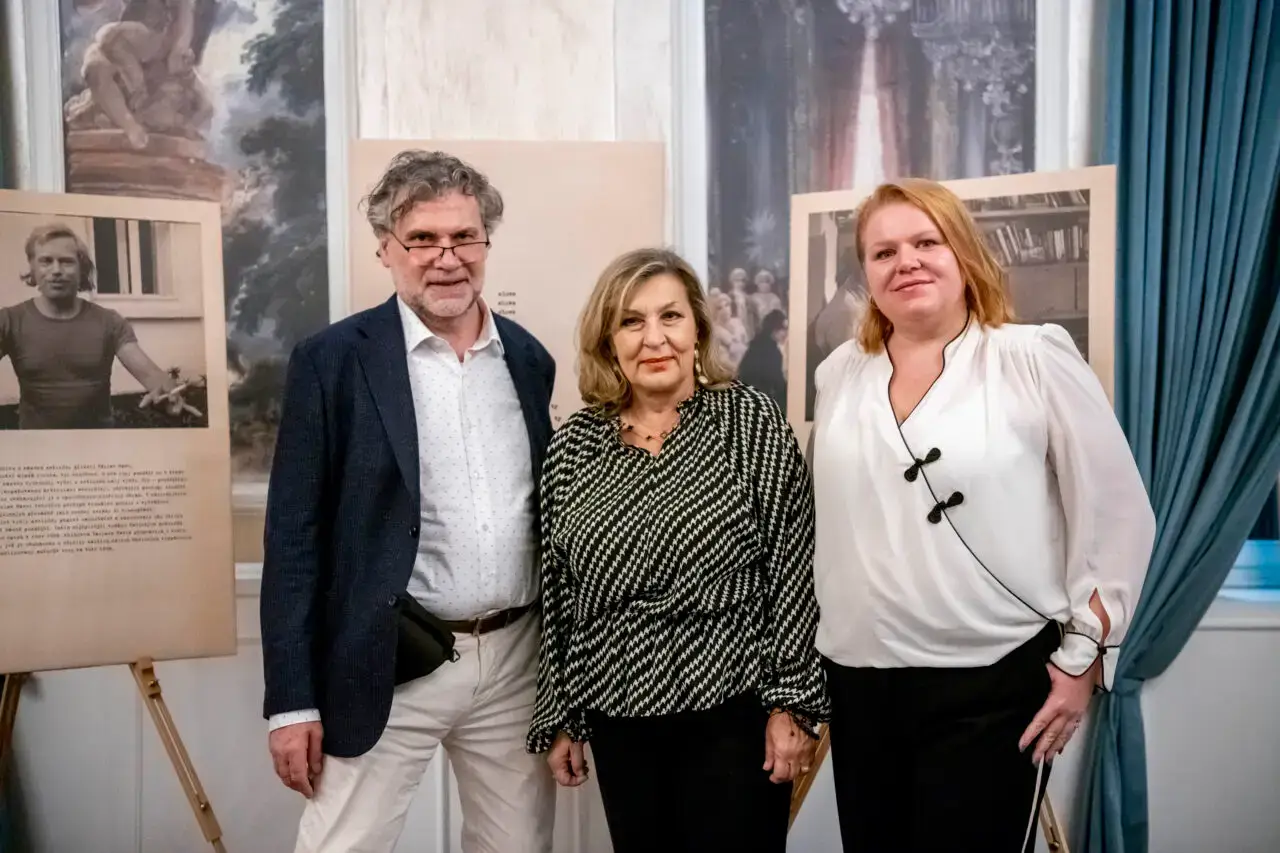 Η έκθεση ANTICODES του Václav Havel παρουσιάστηκε στη Ρόδο: Πολιτιστική εκδήλωση στο Ακταίον Classic για τα 90 χρόνια από τη γέννηση του Τσέχου ηγέτη