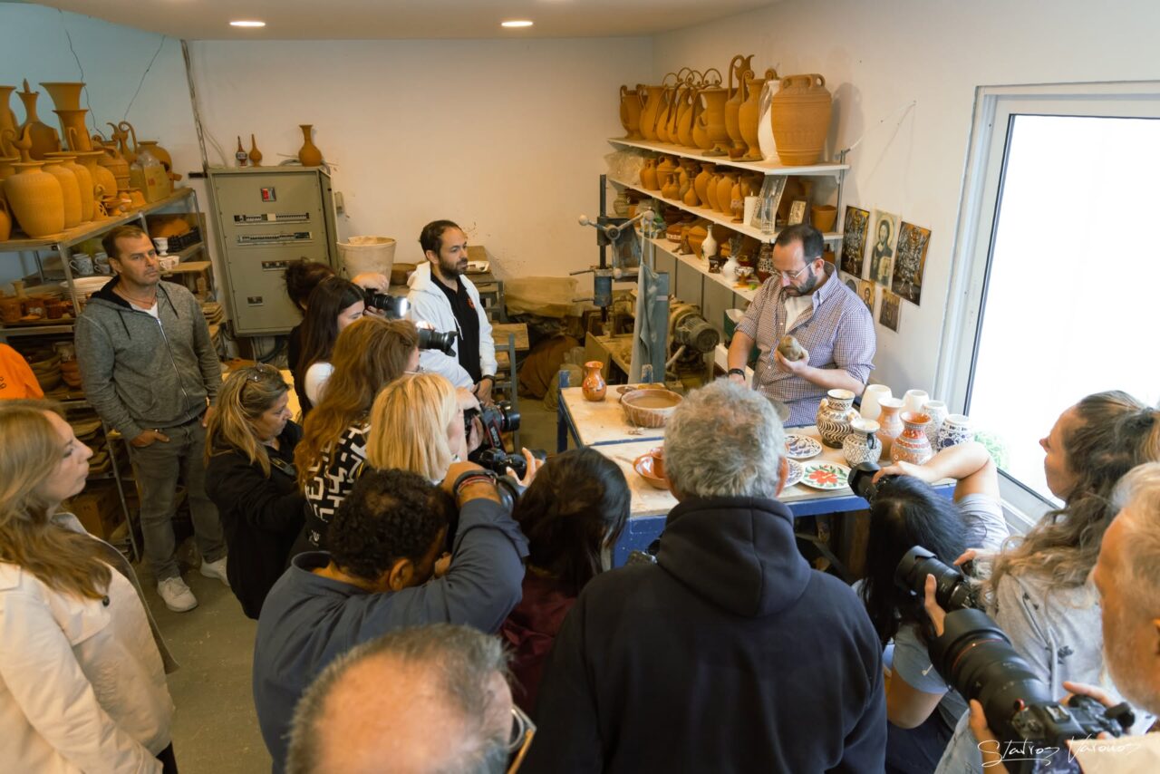 Η Λέσχη Ερασιτεχνών Φωτογράφων Ρόδου πραγματοποίησε εξόρμηση στον Αρχάγγελο: Μια ξεχωριστή περιήγηση αφιερωμένη στην παράδοση, την κεραμική τέχνη και τη φιλοζωία