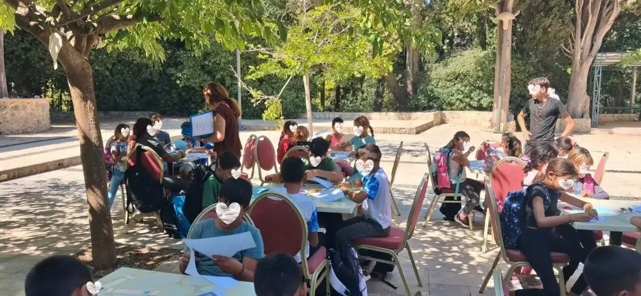 Σχολικά είδη και δημιουργικές δράσεις για παιδιά Ρομά από τον Δήμο Ρόδου